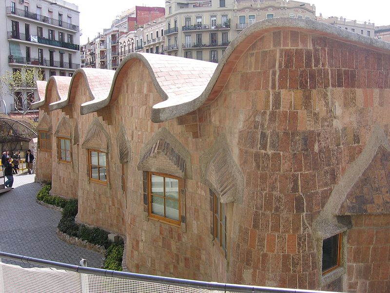 gaudi-escuelas-de-la-sagrada-familia